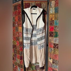 On Blue - Sleeveless Hooded Tribal Pattern Vest